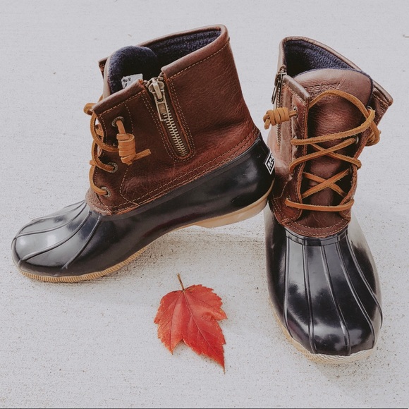 Sperry Shoes - Sperry : Navy Blue Duck Boots.